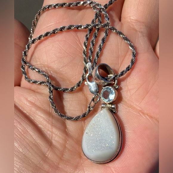 Stone Age sterling silver and teardrop white druzy pendant - Picture 3 of 7